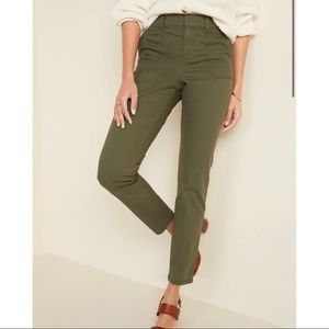 Old Navy Mid Rise Pixie Chino Ankle Pant!